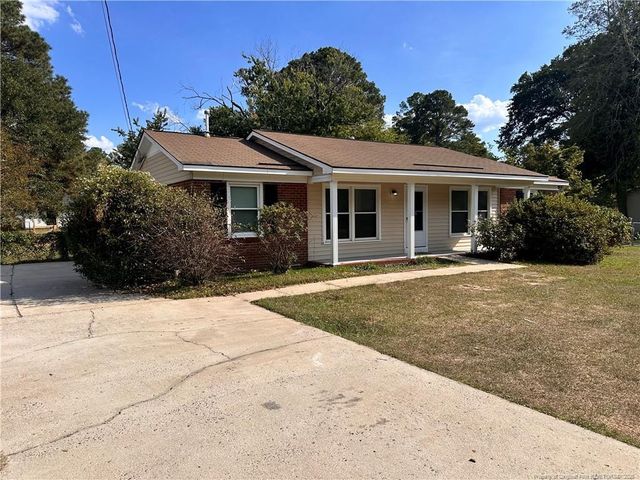 1109 Strickland Bridge Road, Fayetteville, NC 28304