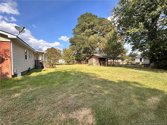 1109 Strickland Bridge Road, Fayetteville, NC 28304