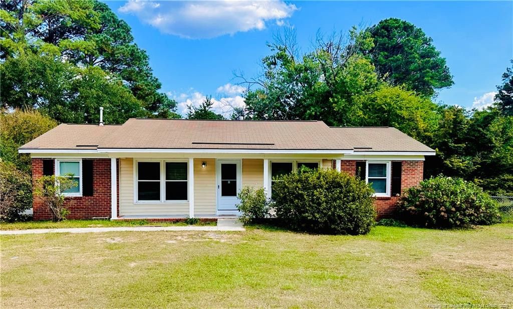 1109 Strickland Bridge Road, Fayetteville, NC 28304