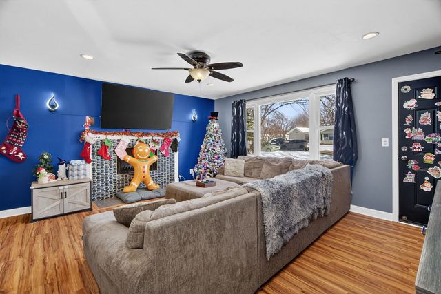 2550 Garden Court, Joliet, IL 60435