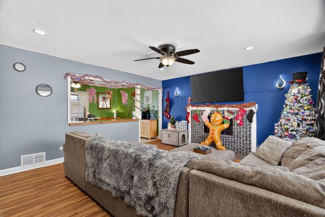 2550 Garden Court, Joliet, IL 60435