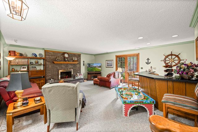 15492 S Royal Doulton Blvd Boulevard, Clinton Township, MI 48038