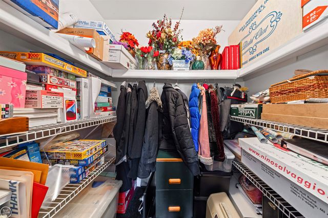 15492 S Royal Doulton Blvd Boulevard, Clinton Township, MI 48038