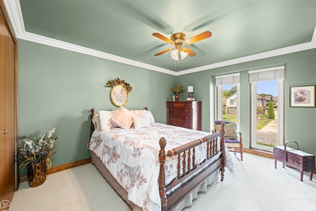 15492 S Royal Doulton Blvd Boulevard, Clinton Township, MI 48038