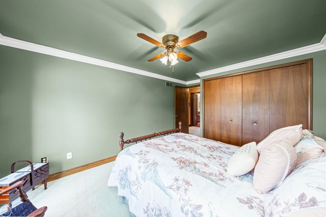 15492 S Royal Doulton Blvd Boulevard, Clinton Township, MI 48038