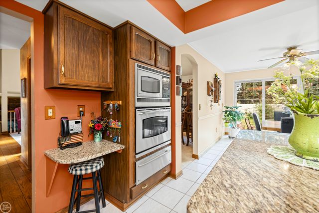 15492 S Royal Doulton Blvd Boulevard, Clinton Township, MI 48038