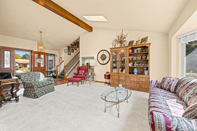 15492 S Royal Doulton Blvd Boulevard, Clinton Township, MI 48038