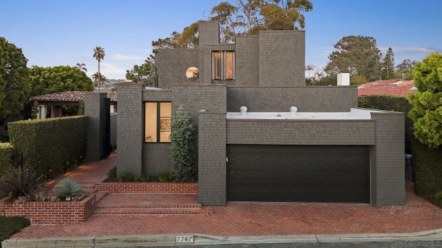 7747 Whitefield, La Jolla, CA 92037