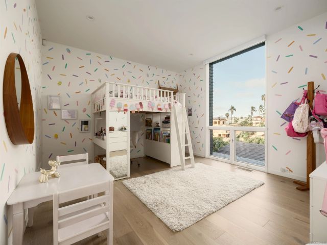7747 Whitefield, La Jolla, CA 92037