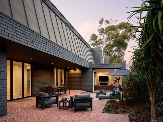 7747 Whitefield, La Jolla, CA 92037