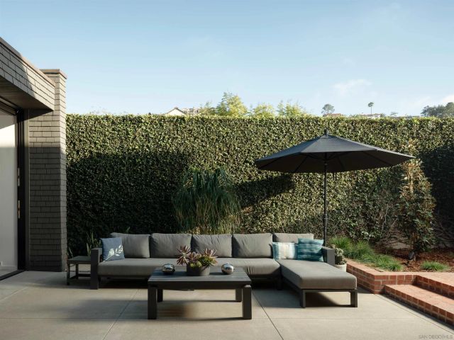 7747 Whitefield, La Jolla, CA 92037
