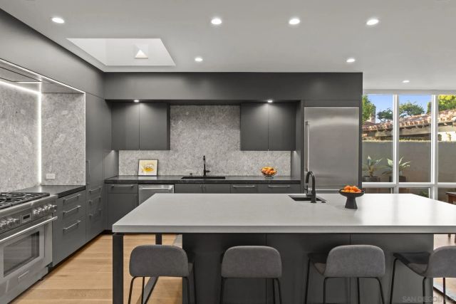 7747 Whitefield, La Jolla, CA 92037