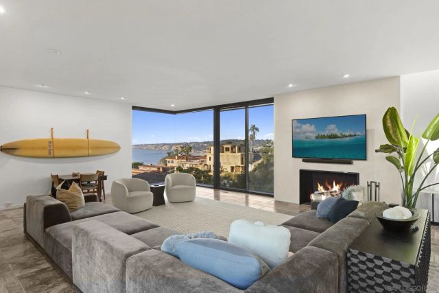 7747 Whitefield, La Jolla, CA 92037