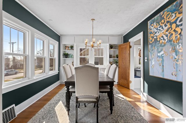 5812 Pacific Street, Omaha, NE 68106