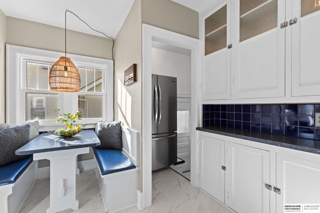 5812 Pacific Street, Omaha, NE 68106