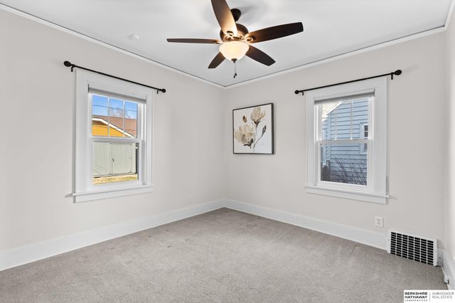 5812 Pacific Street, Omaha, NE 68106