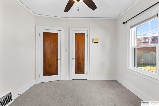 5812 Pacific Street, Omaha, NE 68106