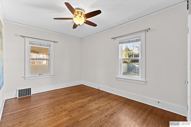 5812 Pacific Street, Omaha, NE 68106