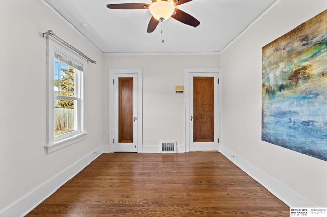 5812 Pacific Street, Omaha, NE 68106