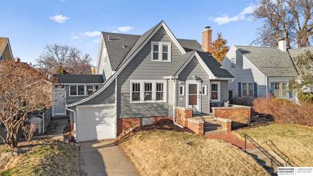 5812 Pacific Street, Omaha, NE 68106