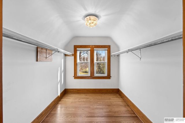 5812 Pacific Street, Omaha, NE 68106