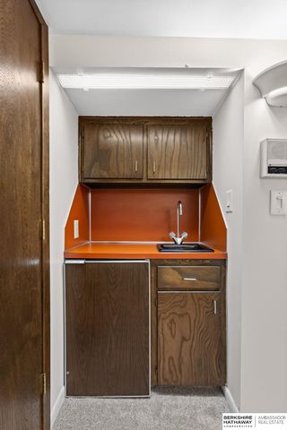 5812 Pacific Street, Omaha, NE 68106