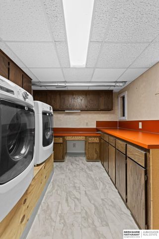 5812 Pacific Street, Omaha, NE 68106