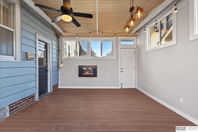 5812 Pacific Street, Omaha, NE 68106