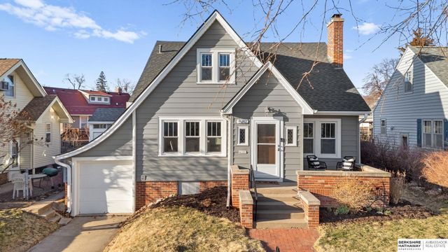 5812 Pacific Street, Omaha, NE 68106