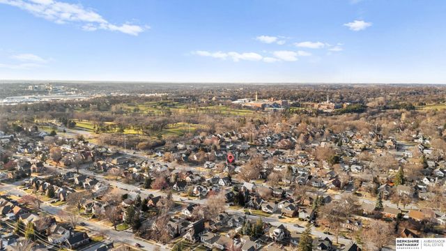 5812 Pacific Street, Omaha, NE 68106