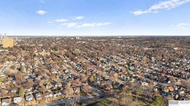 5812 Pacific Street, Omaha, NE 68106