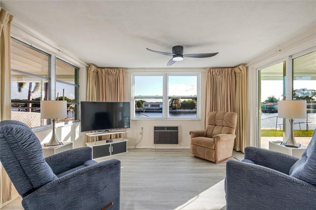 5644 RIDDLE ROAD, Holiday, FL 34690