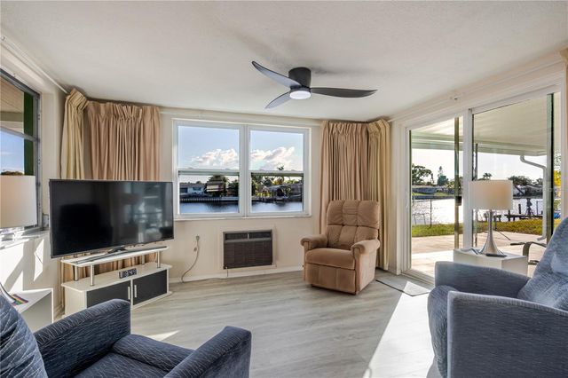 5644 RIDDLE ROAD, Holiday, FL 34690