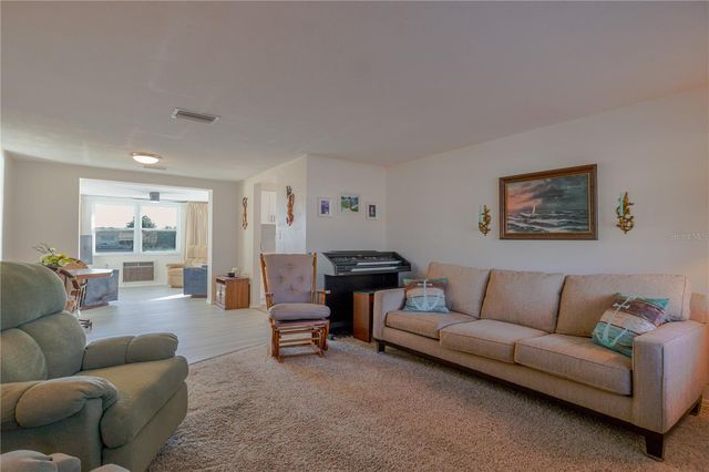 5644 RIDDLE ROAD, Holiday, FL 34690