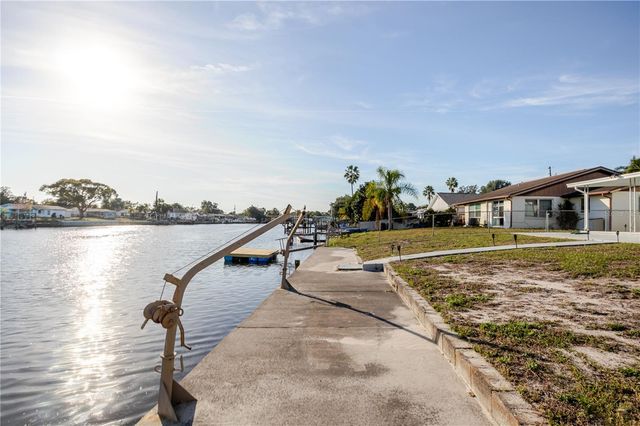 5644 RIDDLE ROAD, Holiday, FL 34690