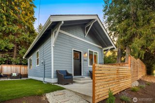 13005 NE 73rd Street #2, Kirkland, WA 98033