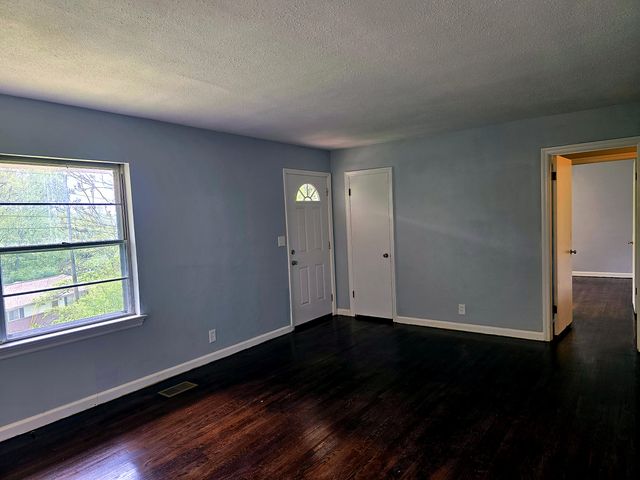 3521 E Crest Drive, Chattanooga, TN 37406