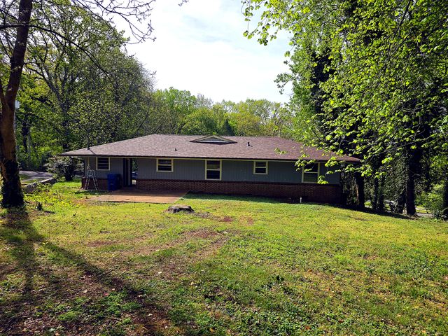 3521 E Crest Drive, Chattanooga, TN 37406