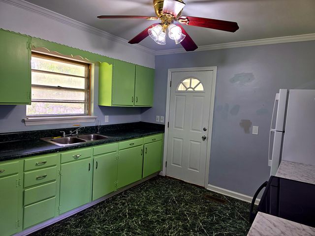 3521 E Crest Drive, Chattanooga, TN 37406