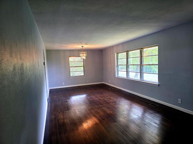 3521 E Crest Drive, Chattanooga, TN 37406