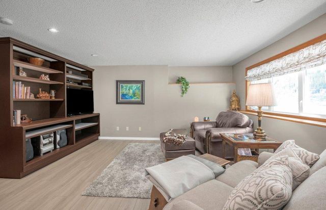 9967 Egret Boulevard NW, Coon Rapids, MN 55433