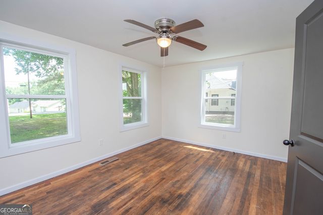 250 Lagrange Street, Grantville, GA 30220
