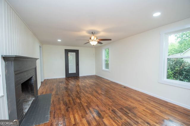 250 Lagrange Street, Grantville, GA 30220