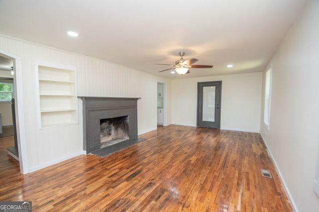 250 Lagrange Street, Grantville, GA 30220