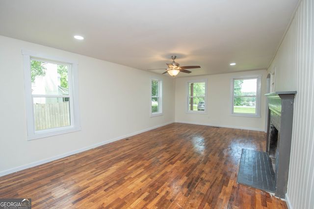 250 Lagrange Street, Grantville, GA 30220