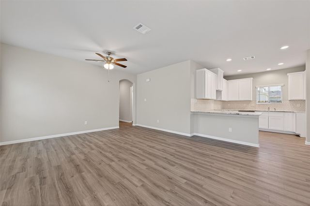 304 Emerald Thicket Lane, Huffman, TX 77336