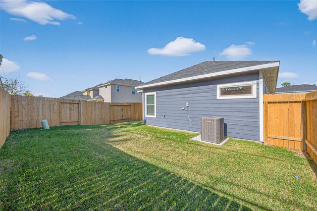 304 Emerald Thicket Lane, Huffman, TX 77336