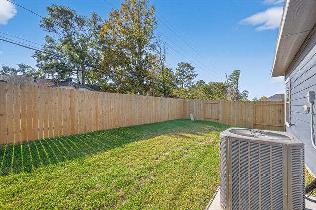 304 Emerald Thicket Lane, Huffman, TX 77336