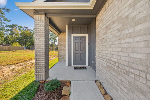 304 Emerald Thicket Lane, Huffman, TX 77336