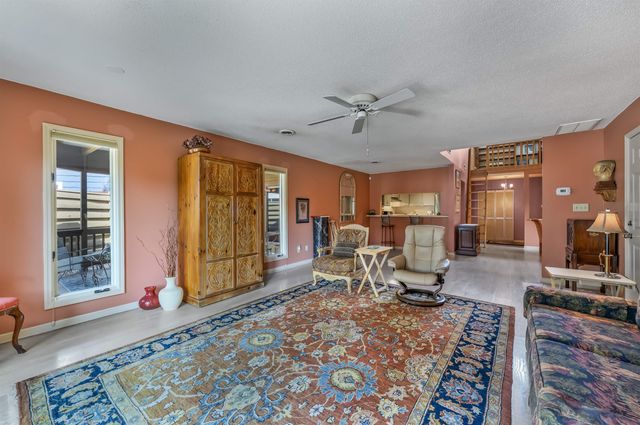 623 Rosemary Ln., North Myrtle Beach, SC 29582